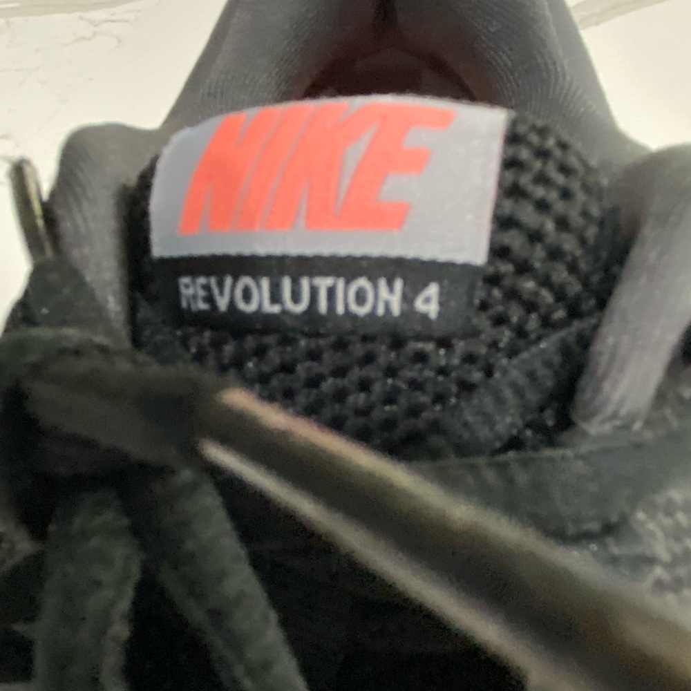 Nike Revolution women’s running shoes women’s size 12 - Picture 9 of 9